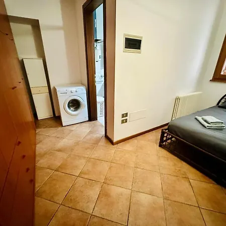 Mamisa 5, Con Caminetto