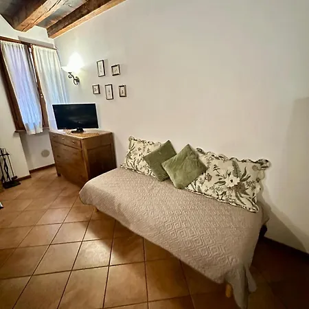 Mamisa 5, Con Caminetto Apartamento *